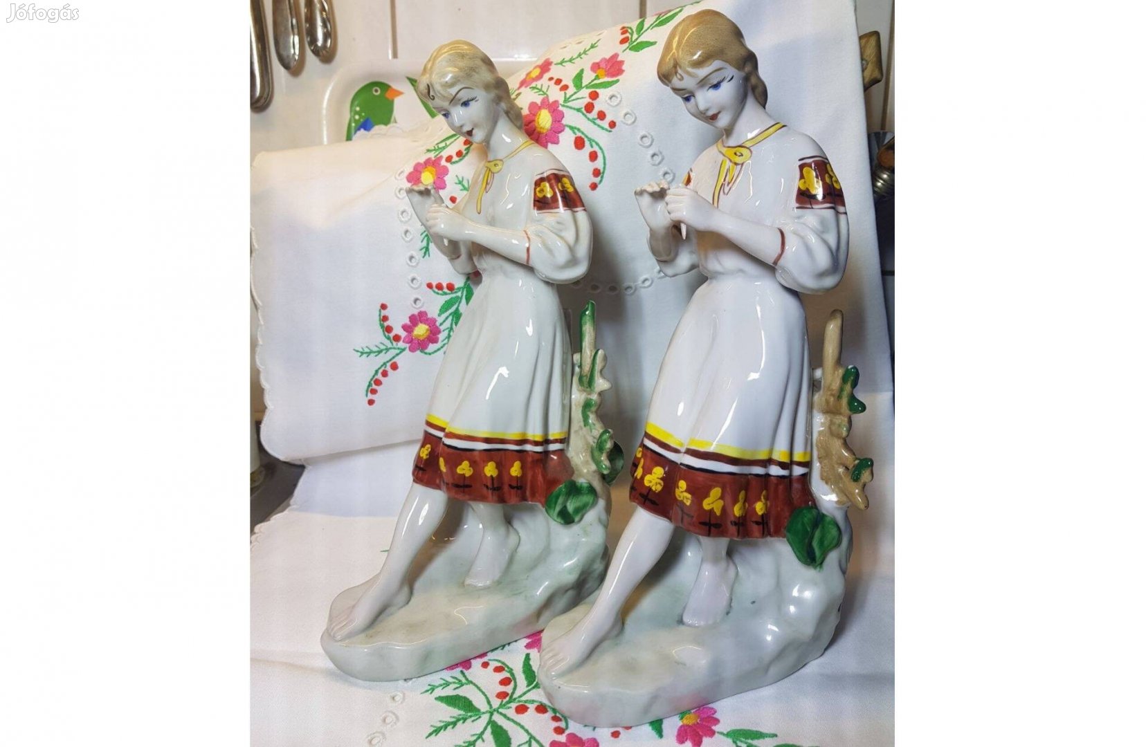 16.000.- egyben! Kézzel festett, jelzett orosz porcelán figurák!