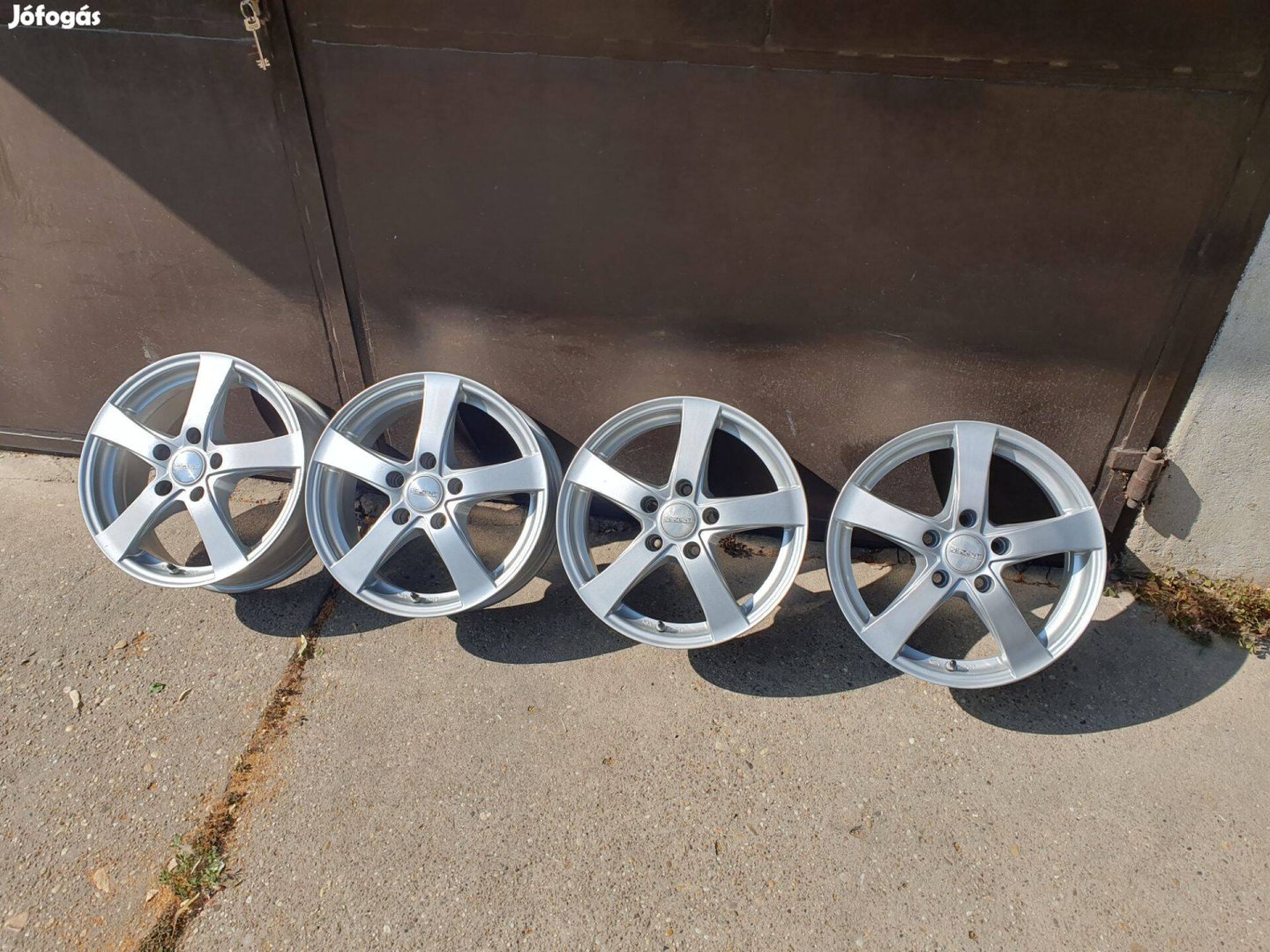 16 5x114,3 16" Dezent alufelni felni 4db 5x114 3 tpms szelep