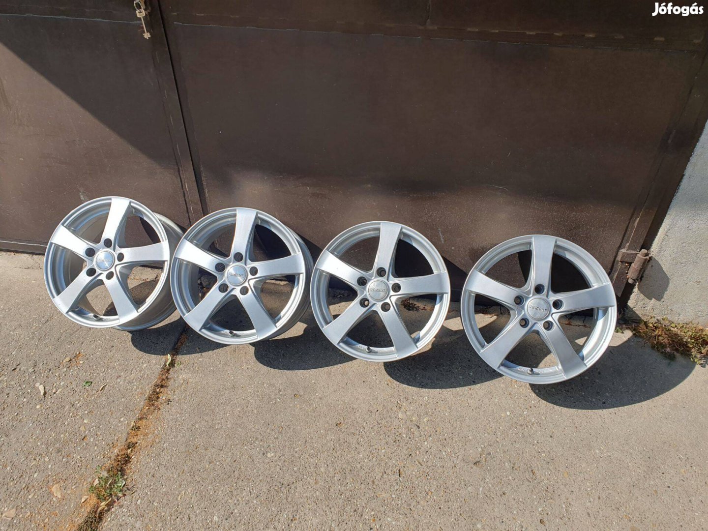 16 5x114,3 16" Dezent alufelni felni Suzuki Hyundai Toyota Renault stb