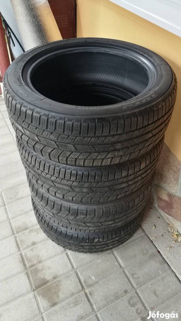 16" 195/50 Toyo téligumi garnitúra eladó