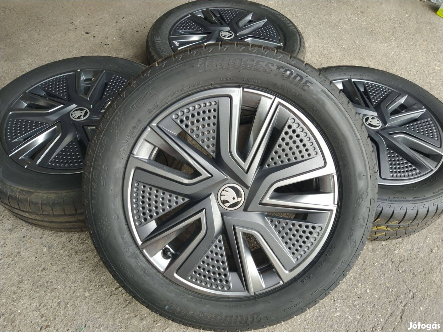 16" 5x100 gyári Skoda Fabia alufelni garnitúra újszerű gumik 16 felni