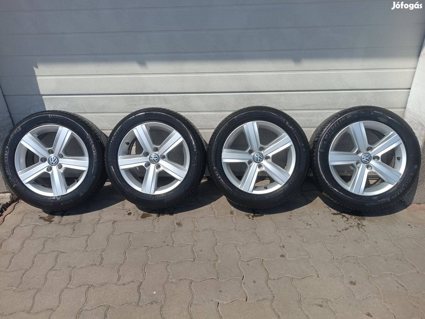 16" 5x112 Gyári VW (SEAT, Skoda) alufelni nyári gumival eladó!