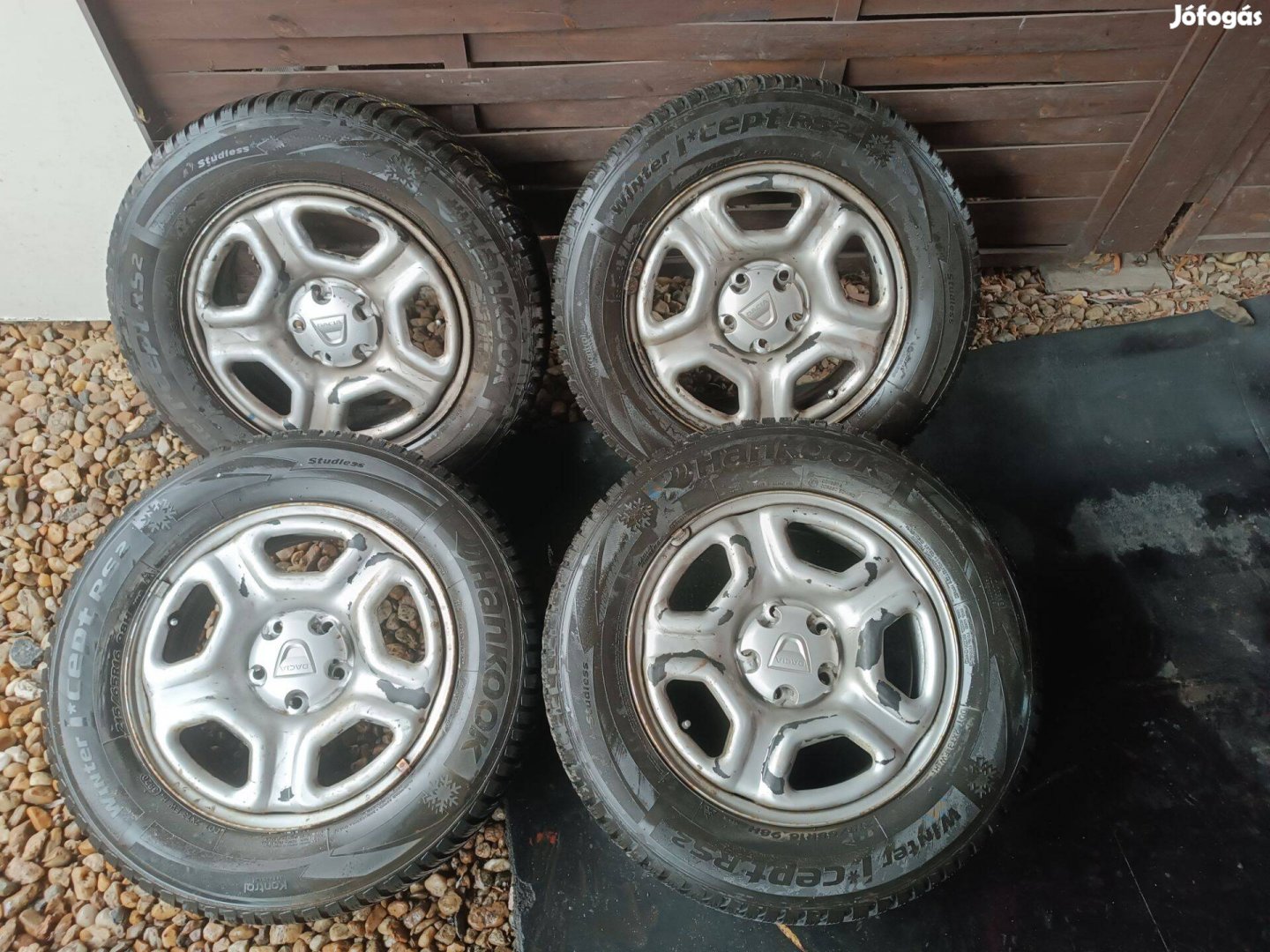 16" 5x114,3 Gyári Dacia Duster lemezfelni+ téli gumi eladó!