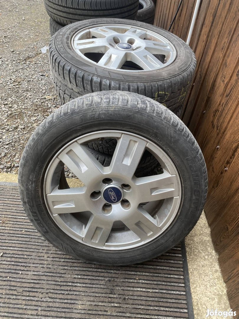 16' Ford felni 5x108 lyukkiosztás téli gumikkal