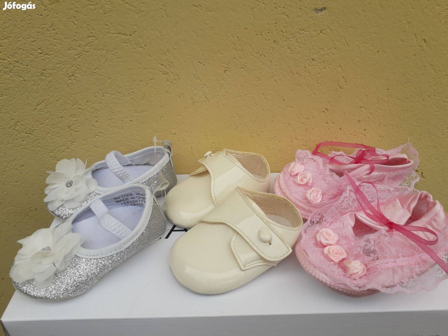 16 - 17 - 18 gyönyörű új alkalmi baba cipők