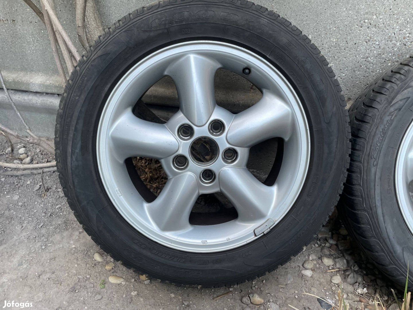 16" alufelnik 5x112 osztókörre nyári gumikkal egyterűről