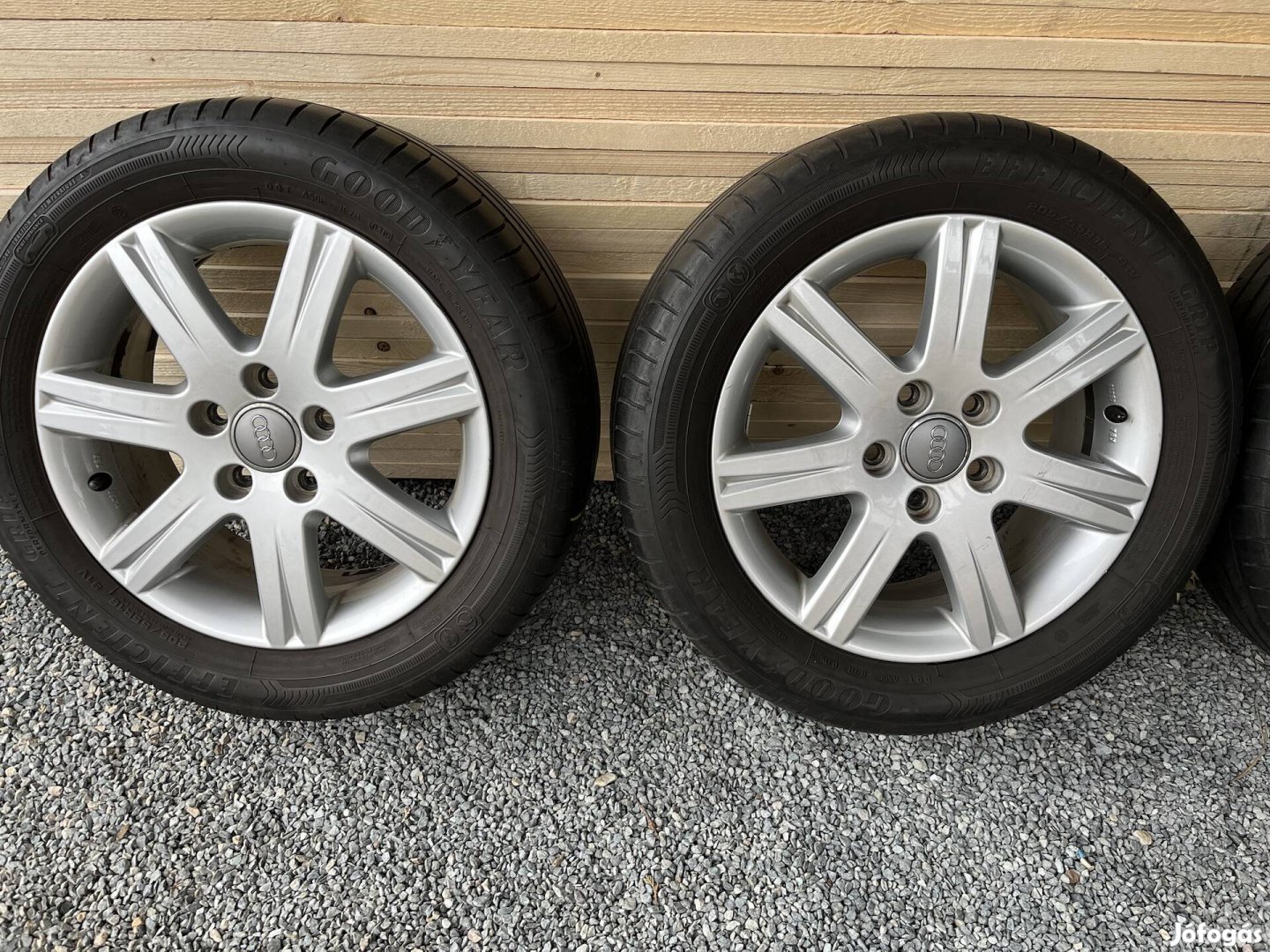 16" gyári Audi A3 alufelni nyári gumival