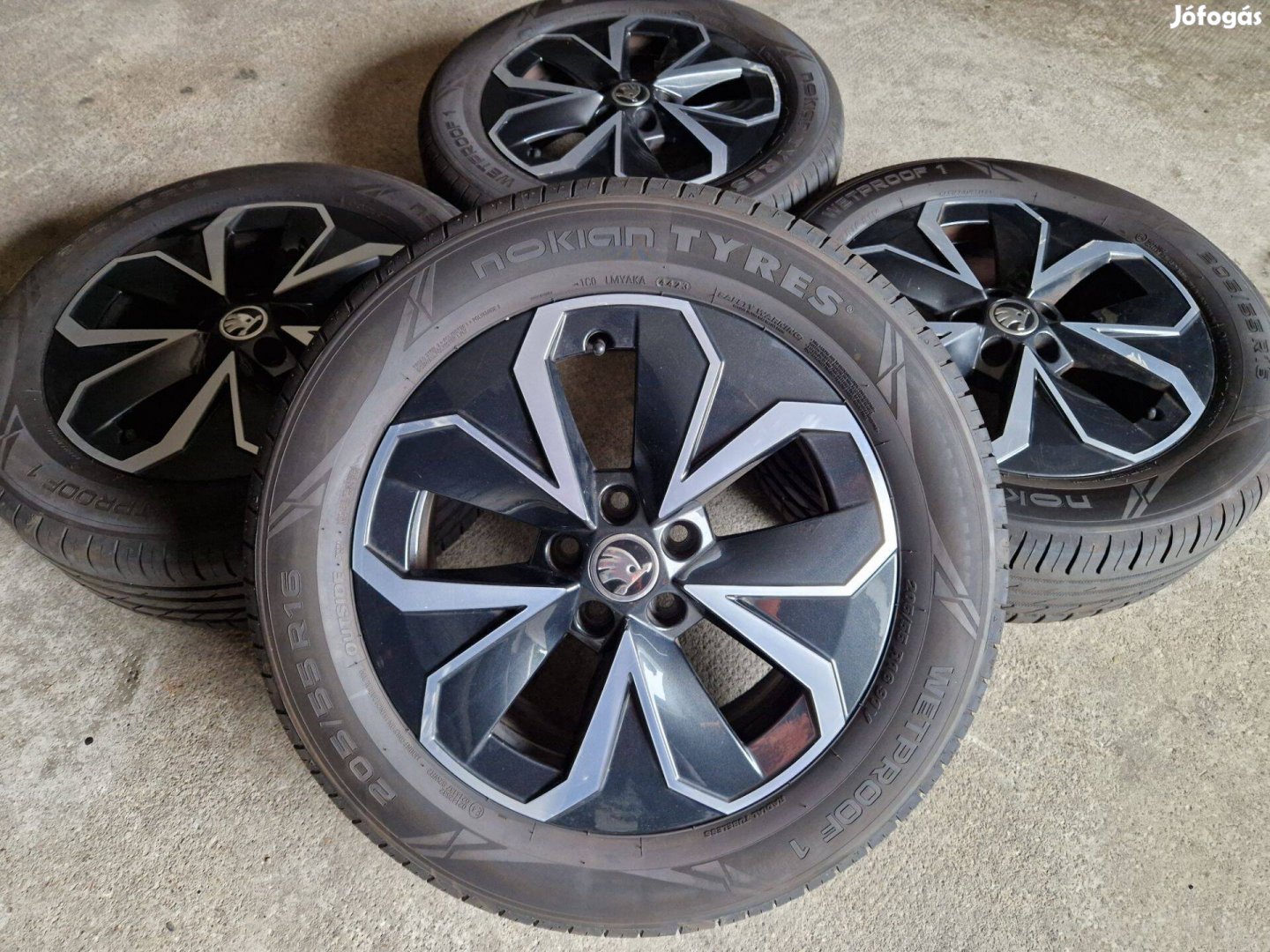 16" gyári Skoda Scala alufelni újszerű nyári gumikkal 5x100 16 felni