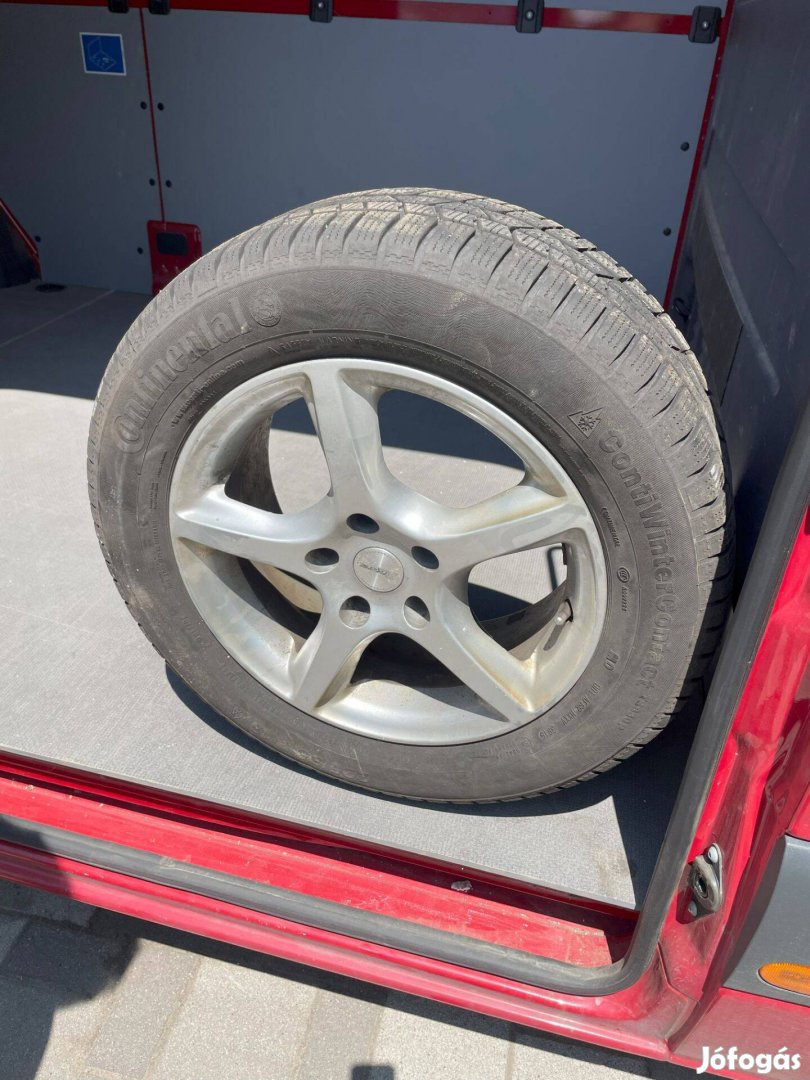 16" használt alufelni, rajta 225/55 használt Continental téli gumi