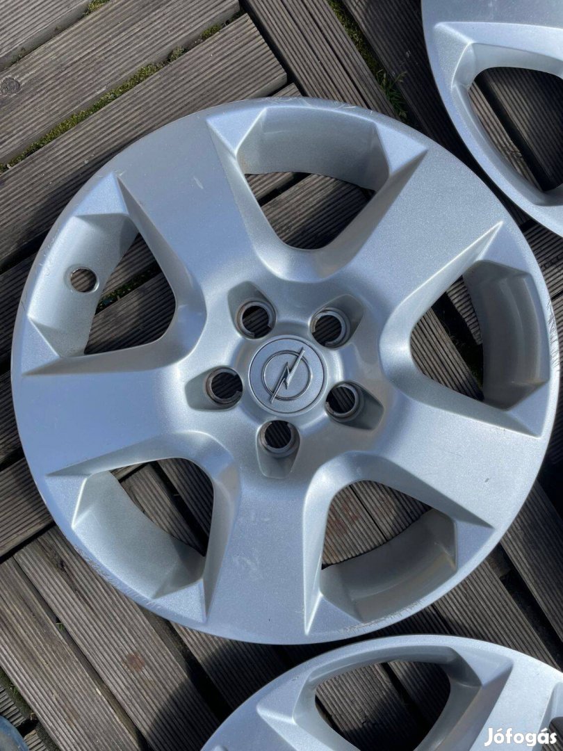 16" méretű Opel struktúr dísztárcsa szett eladó akár postával is