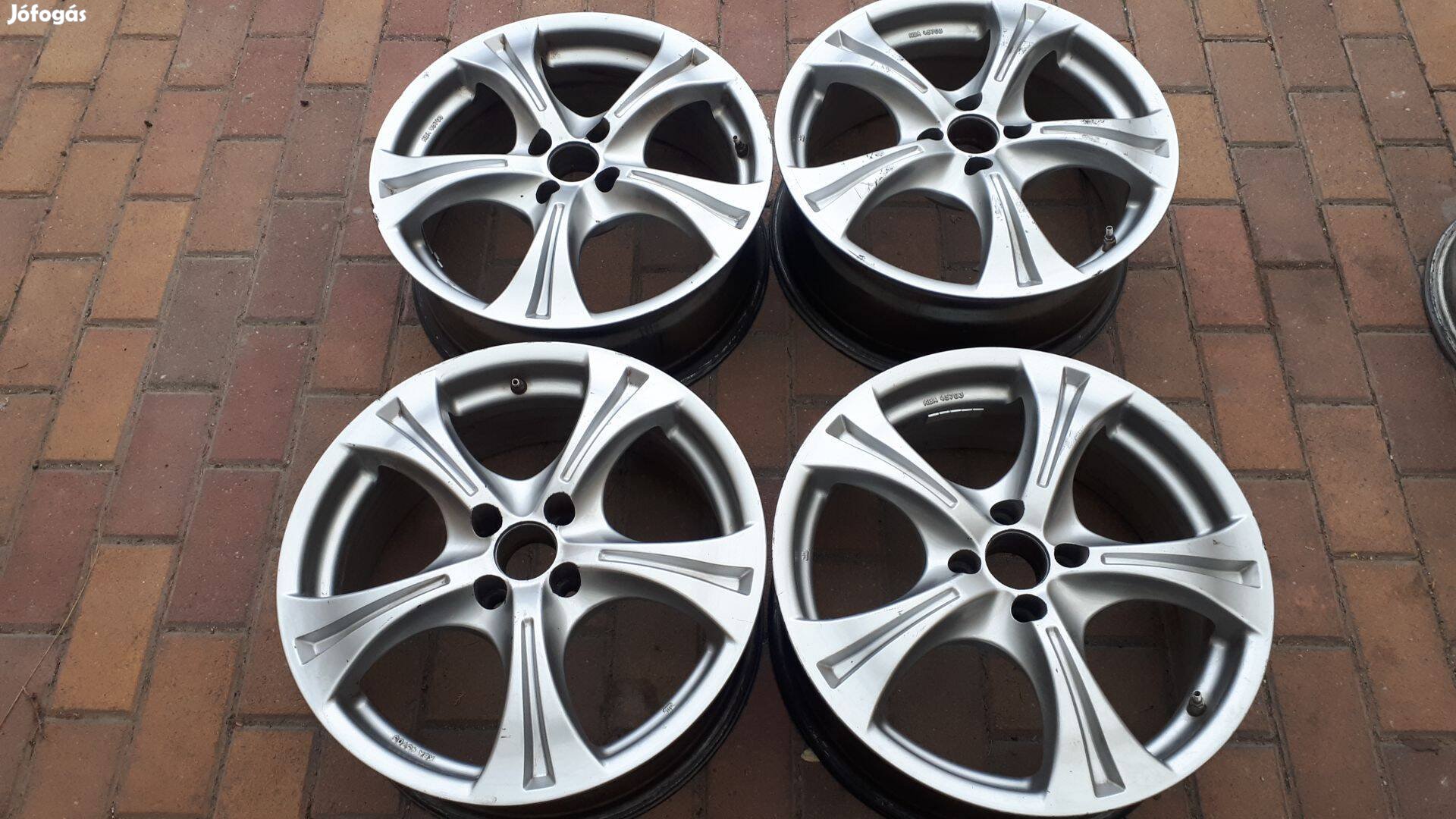 16"-os 4x100-as alufelni garnitúra szép állapotban eladó