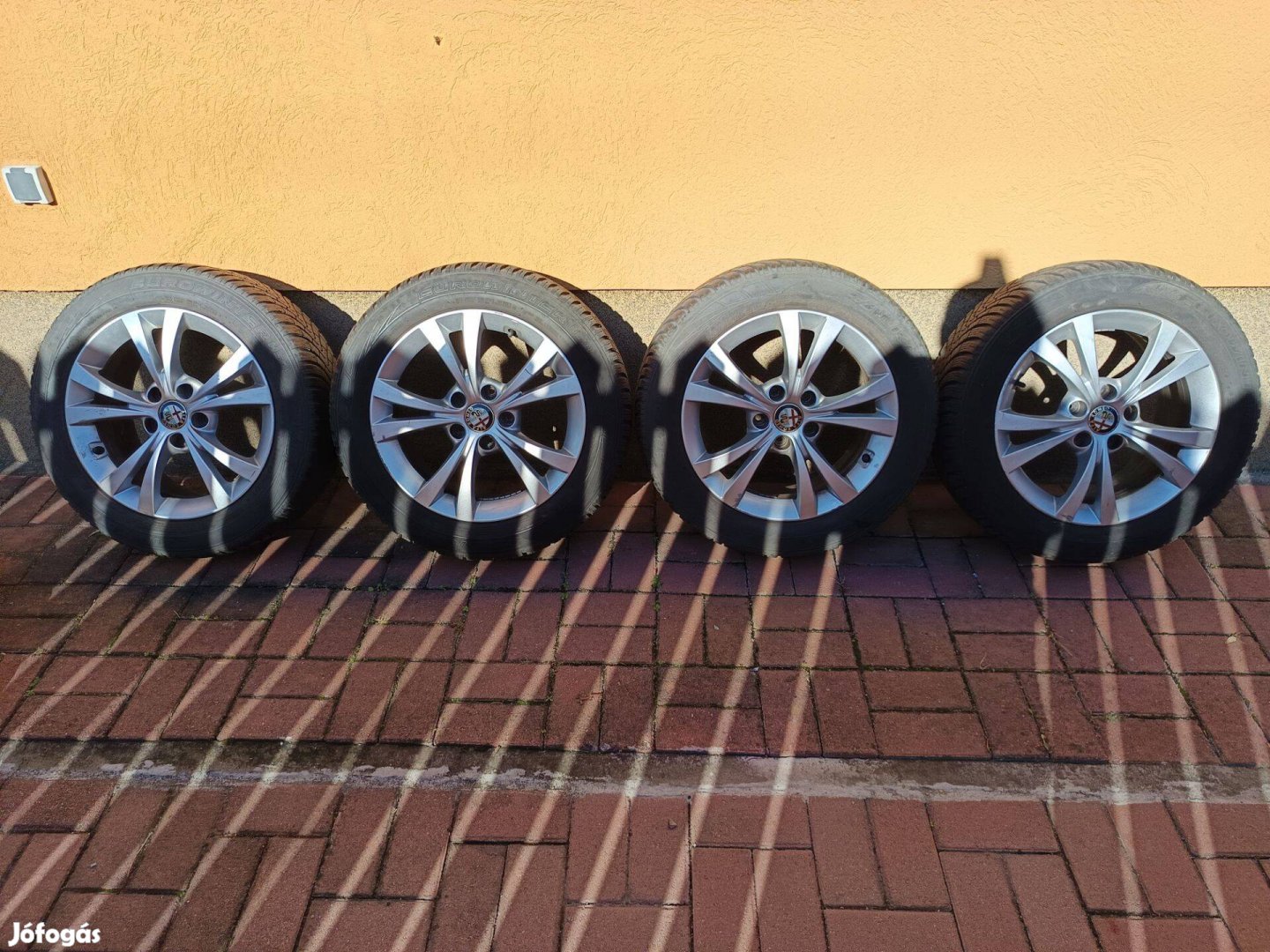 16"-os Alfa Romeo alufelni téli gumival