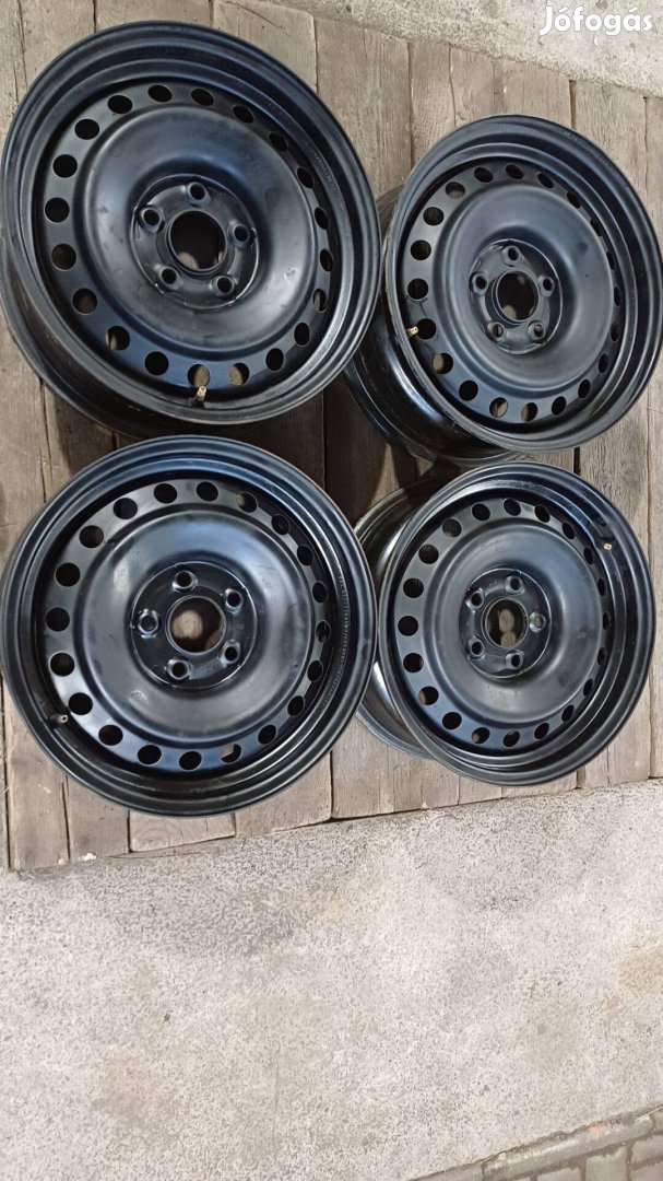 16"-os, 5x114,3-as gyári Nissan/Renault acélfelni garnitúra eladó