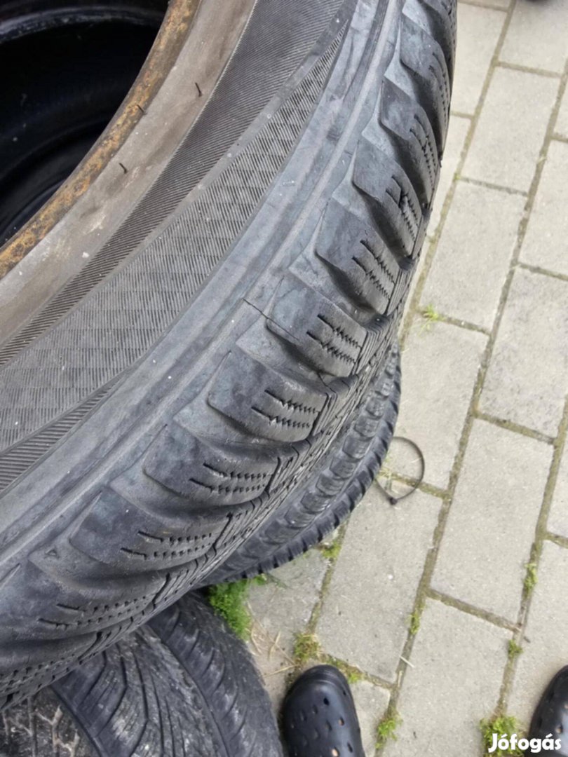 16 -os téli gumik hasznalt de jo állapotú ! 5ezer /db