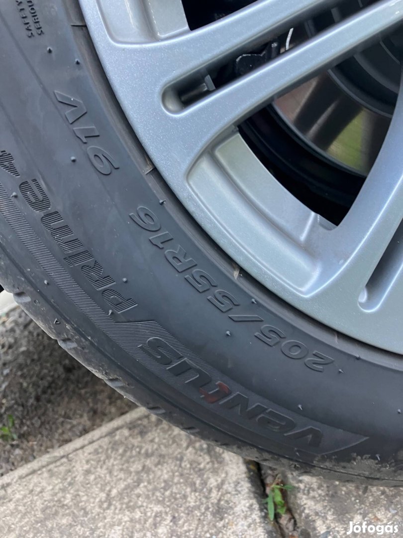16 alufelni + 205/55 R16 Hankook nyári gumi