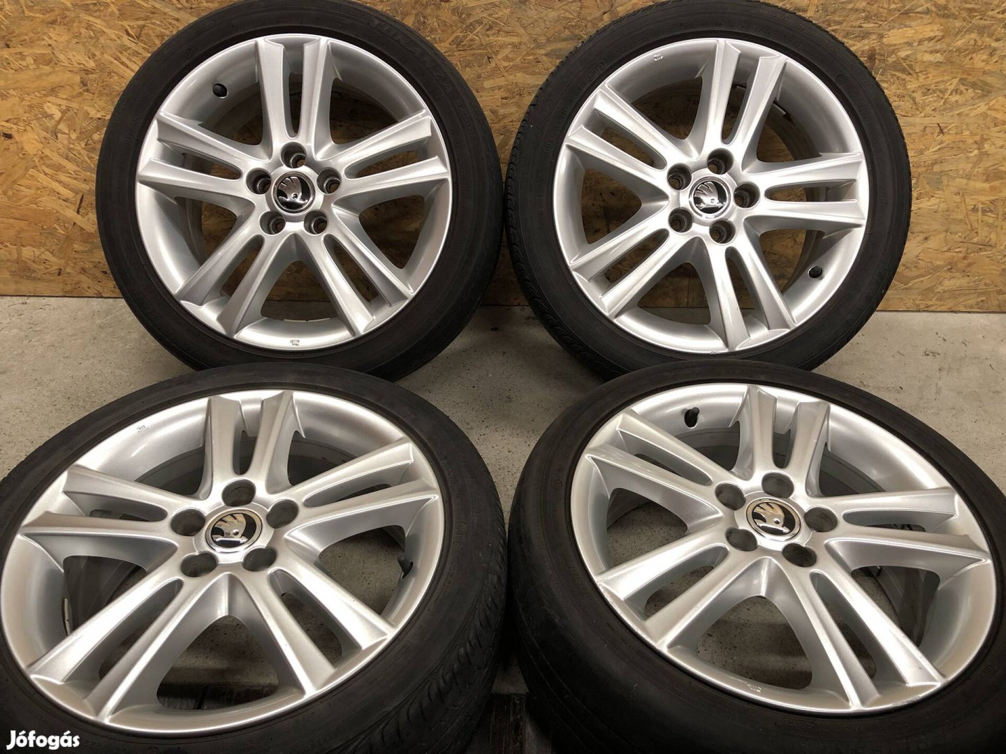 16 col gyári Skoda Fabia 5x100 alufelni16 colos