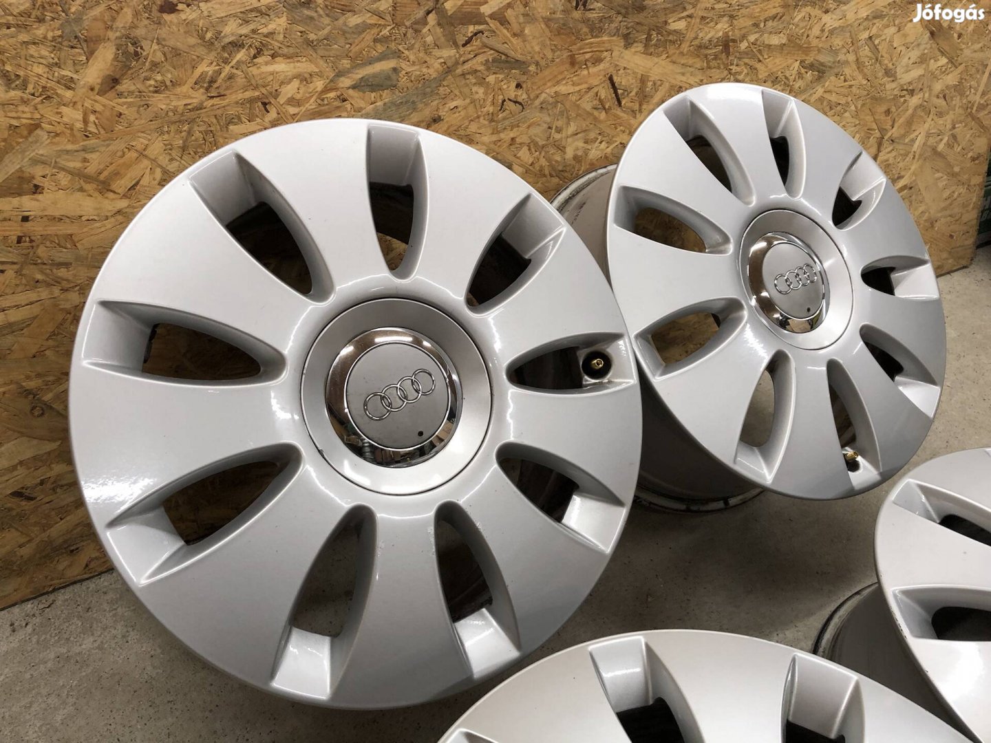 16 colos gyári Audi A3?alufelni 16 col 5x112