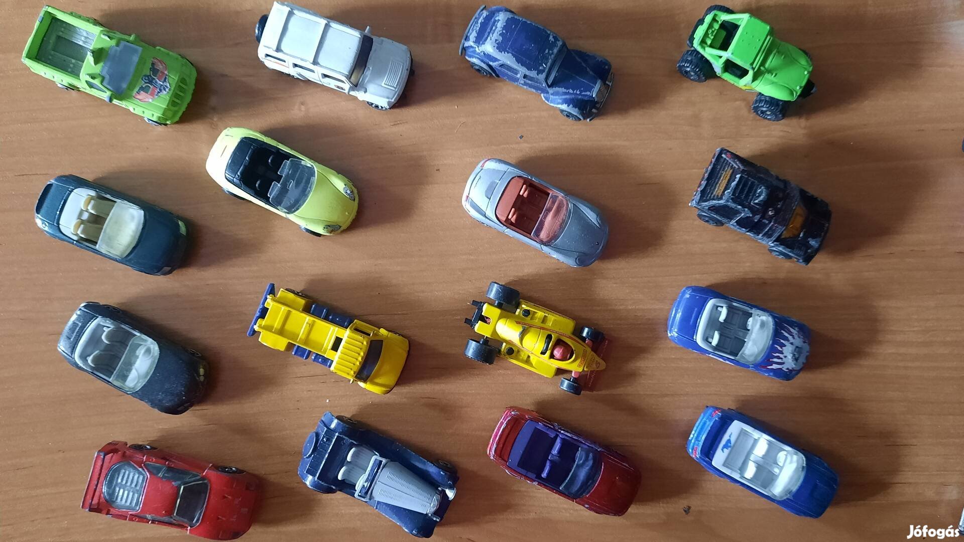 16 darab Matchbox kisautó eladó 