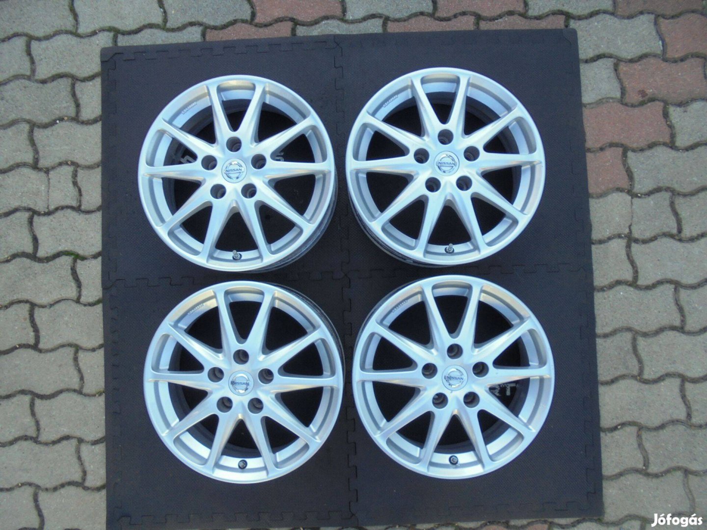 16-os 5 x 114.3-as Nissan gyári szenzoros alufelni eladó