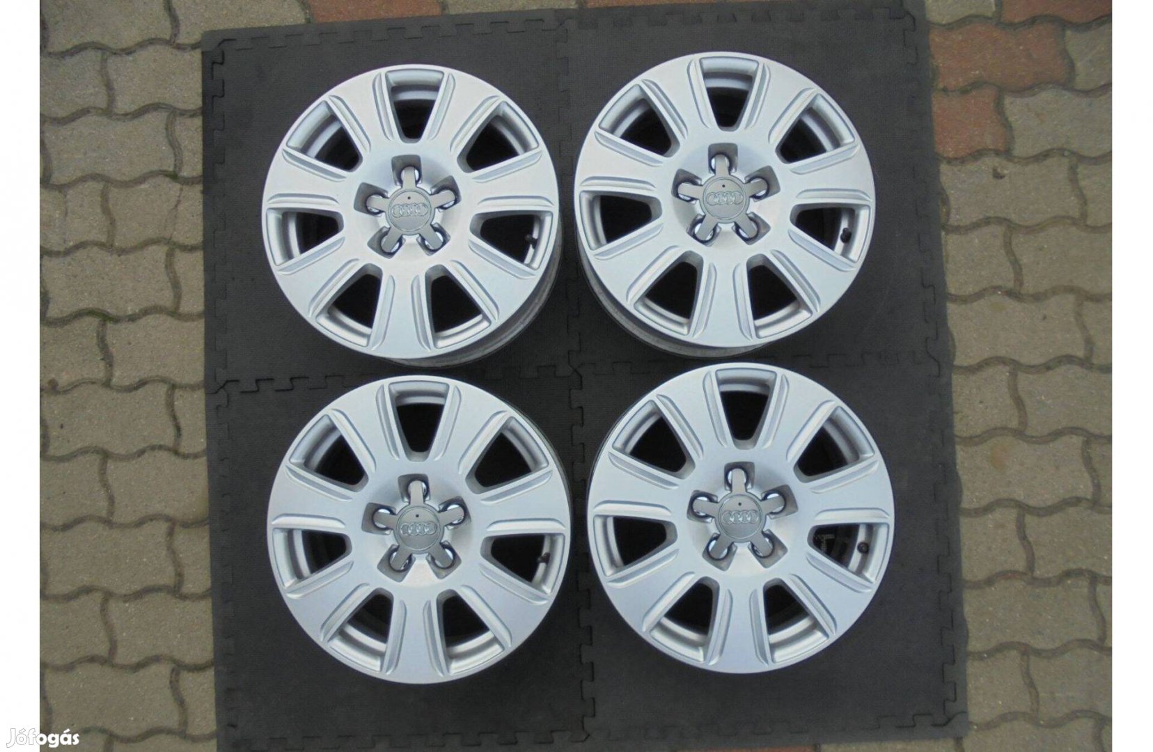 16-os Audi újszerű gyári alufelni eladó