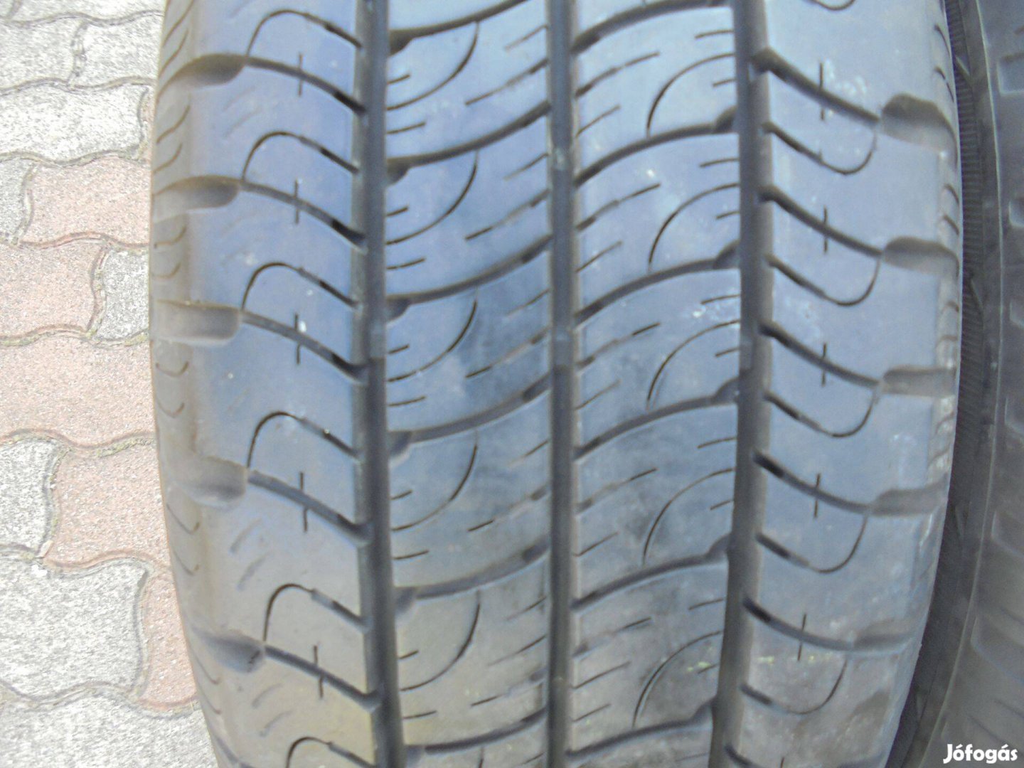 16-os Goodyear TGK nyári gumi pár eladó