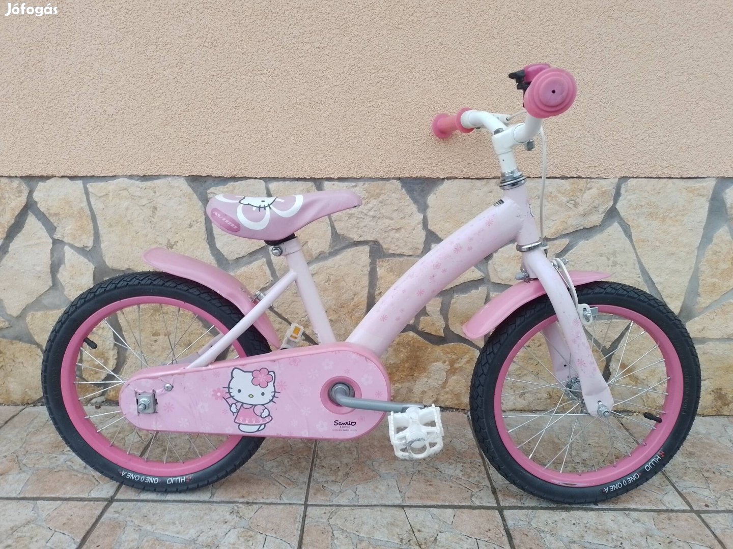 16-os Hello Kitty kontrafékes kislány kerékpár új gumikkal. 