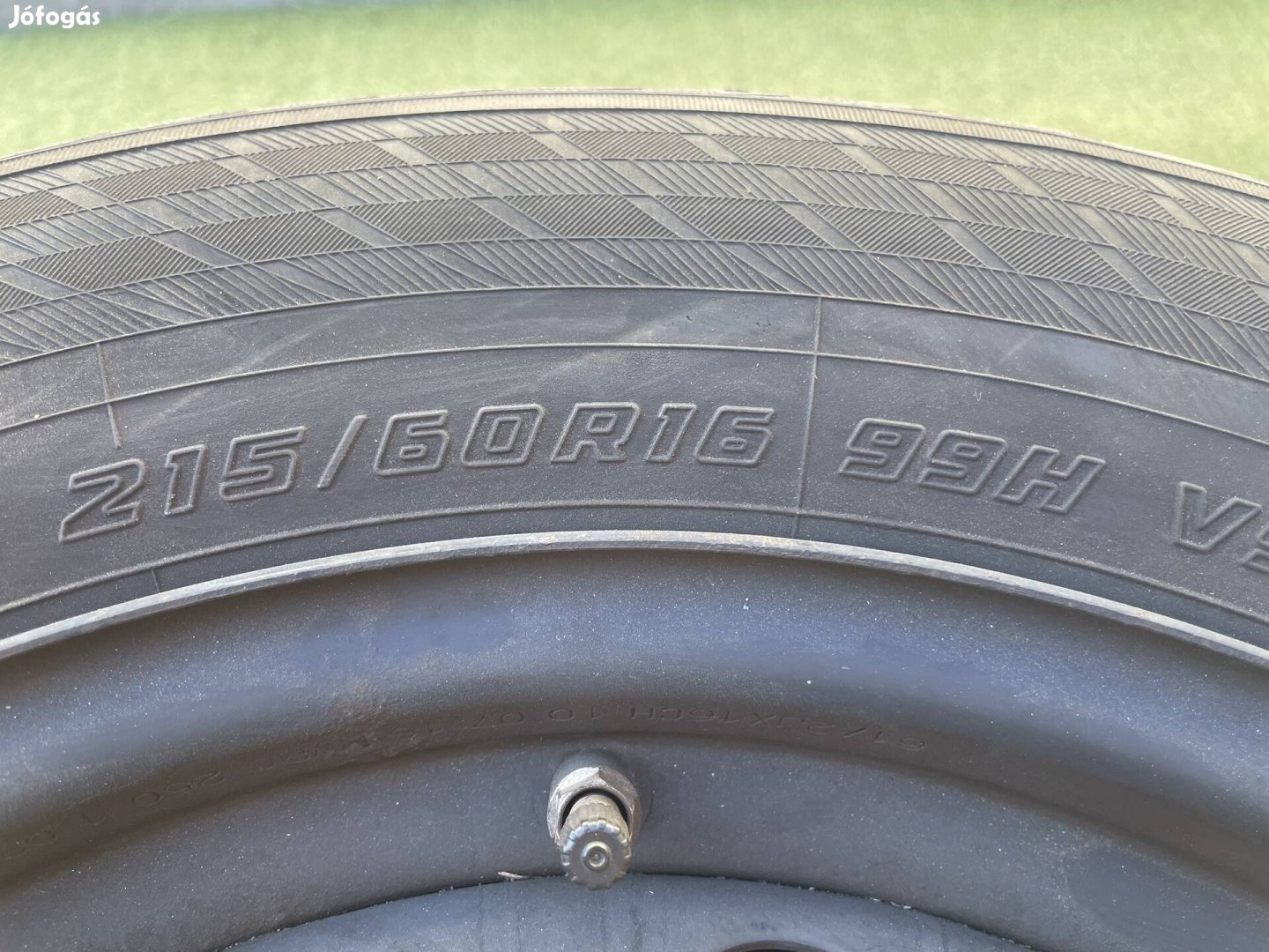 16-os Suzuki kerékszett  215/60 R16 téli gumival és szenzorokkal