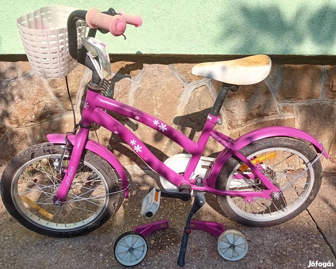 16-os bicikli pótkerékkel + ajándék sisak