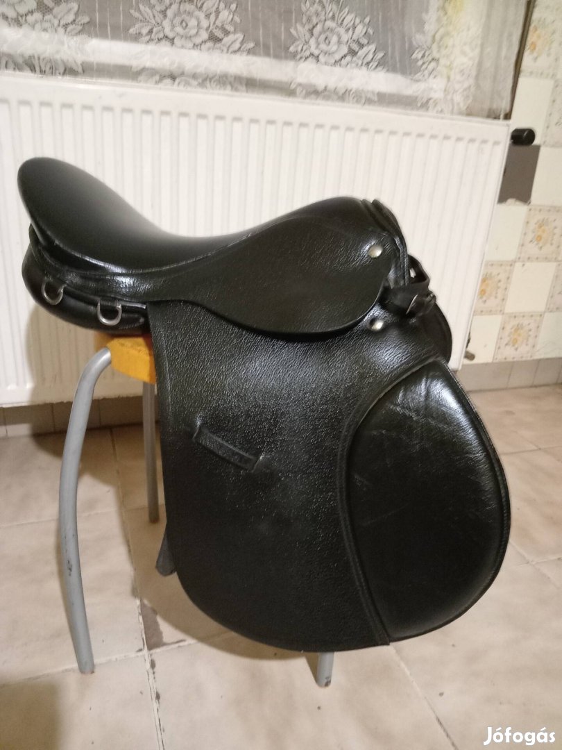 16-os kiváló állapotú nyereg. Lófelszerelés. Új, használt.