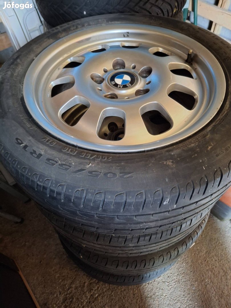 16os BMW felni ,gumikkal 205/55R16