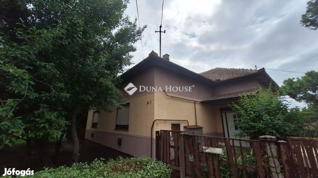 170 nm-es ház eladó Adony