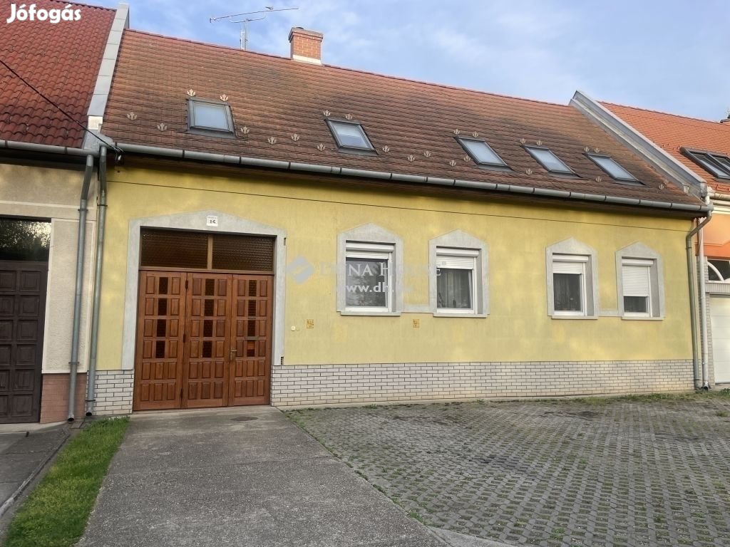 170 nm-es ház eladó Kecskemét