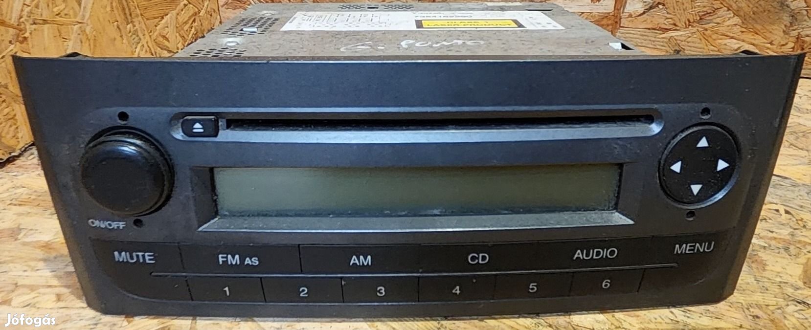 171947 Fiat Grande Punto 2005-2009 Grundig Cd-s rádió. Kód nincs