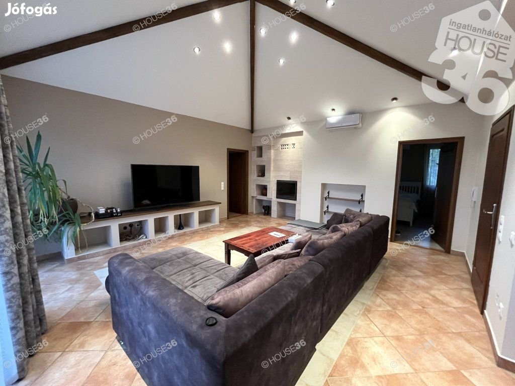 172 nm-es ház eladó Kecskemét