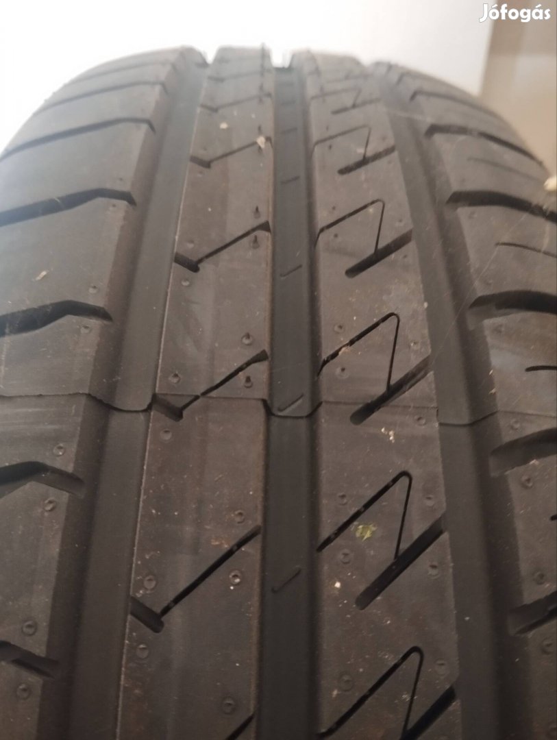 175/65 R14 Nyari gumi Laufenn j (Hankook termék).