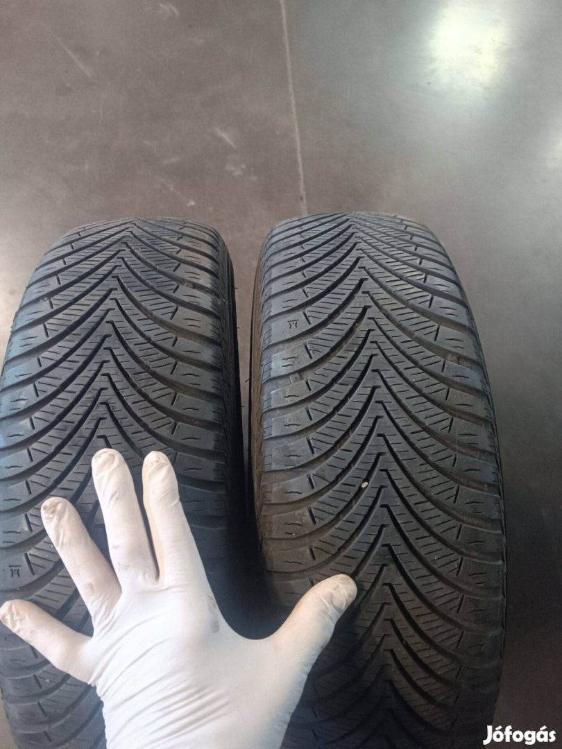 175/65 R15 Kumho Solus 4 évszakos gumiabroncs