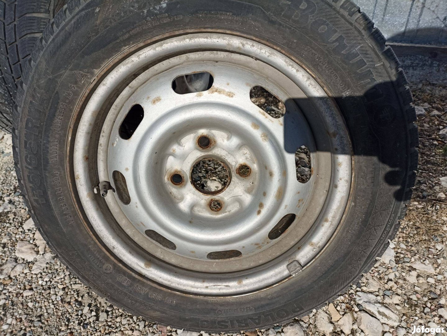 175/65 R 14 Barum téli gumi Toyota Yaris felnire szerelve eladó