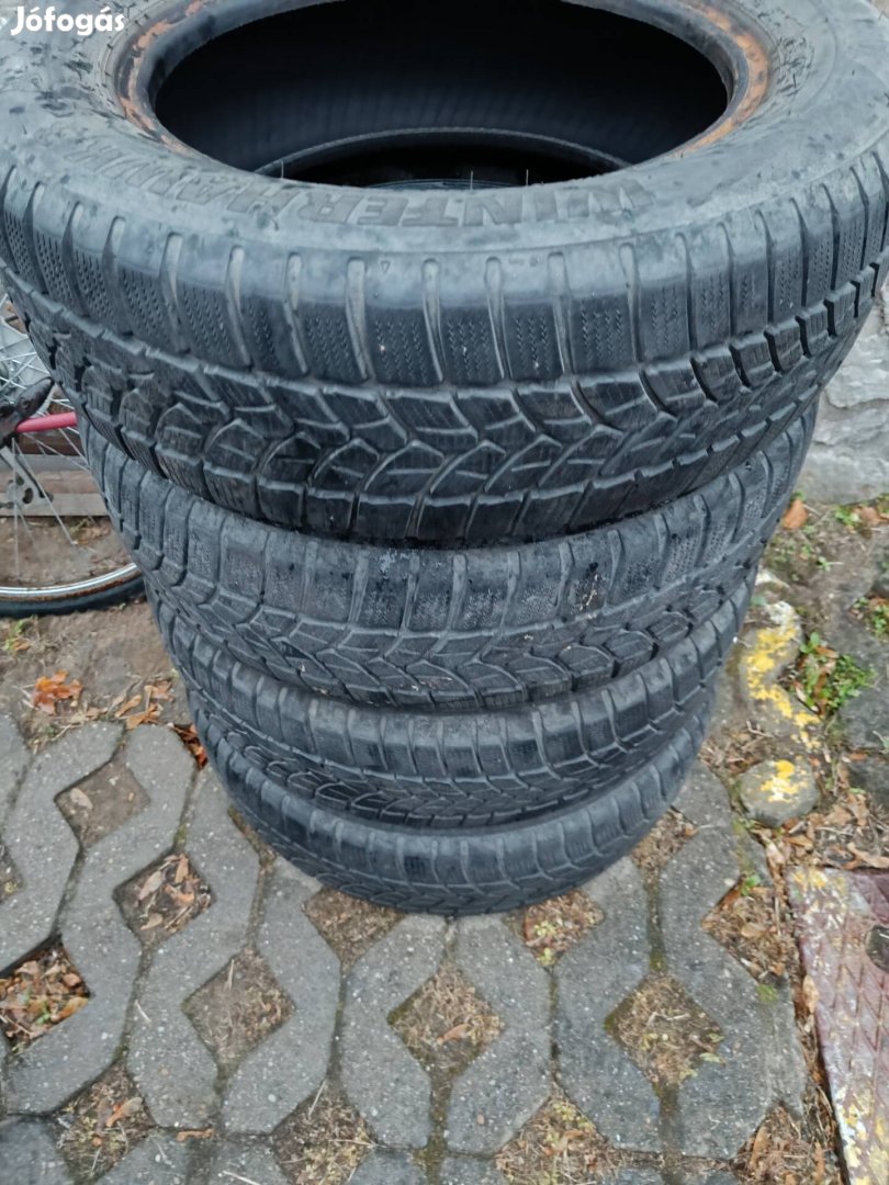 175/65r14-es méretű téligumi garnitúra eladó!