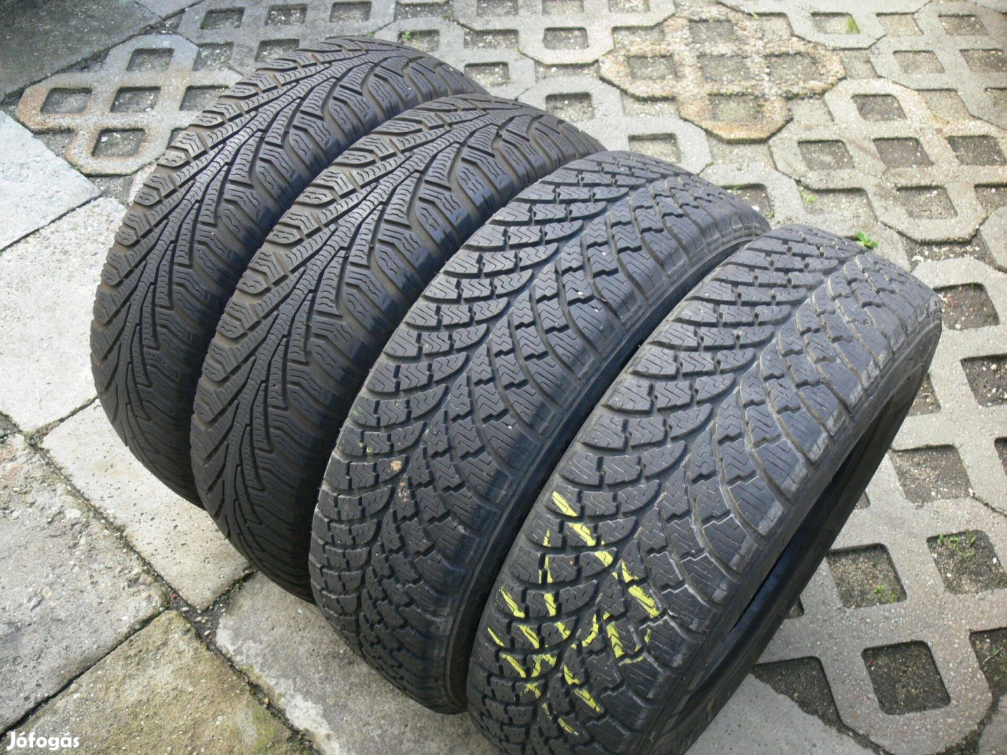 175/70 R14 Lassa/Uniroyal Téli gumik