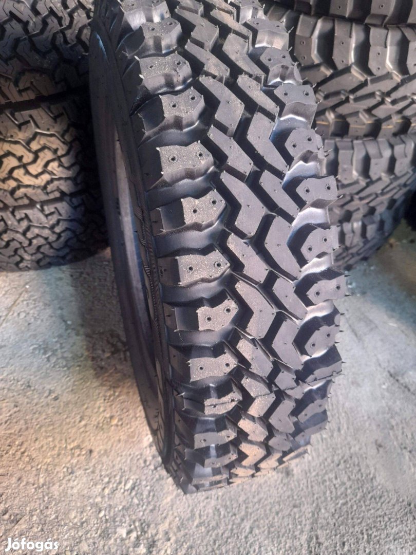 175/80R16 KM1 mintás terepgumi