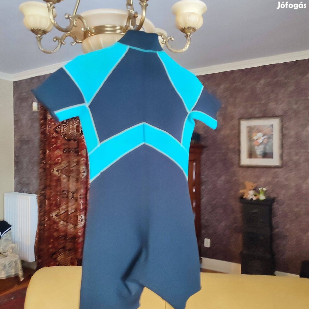 175 cm- 184 cm közti felnőtteknek eladó egy shorty búvárruha
