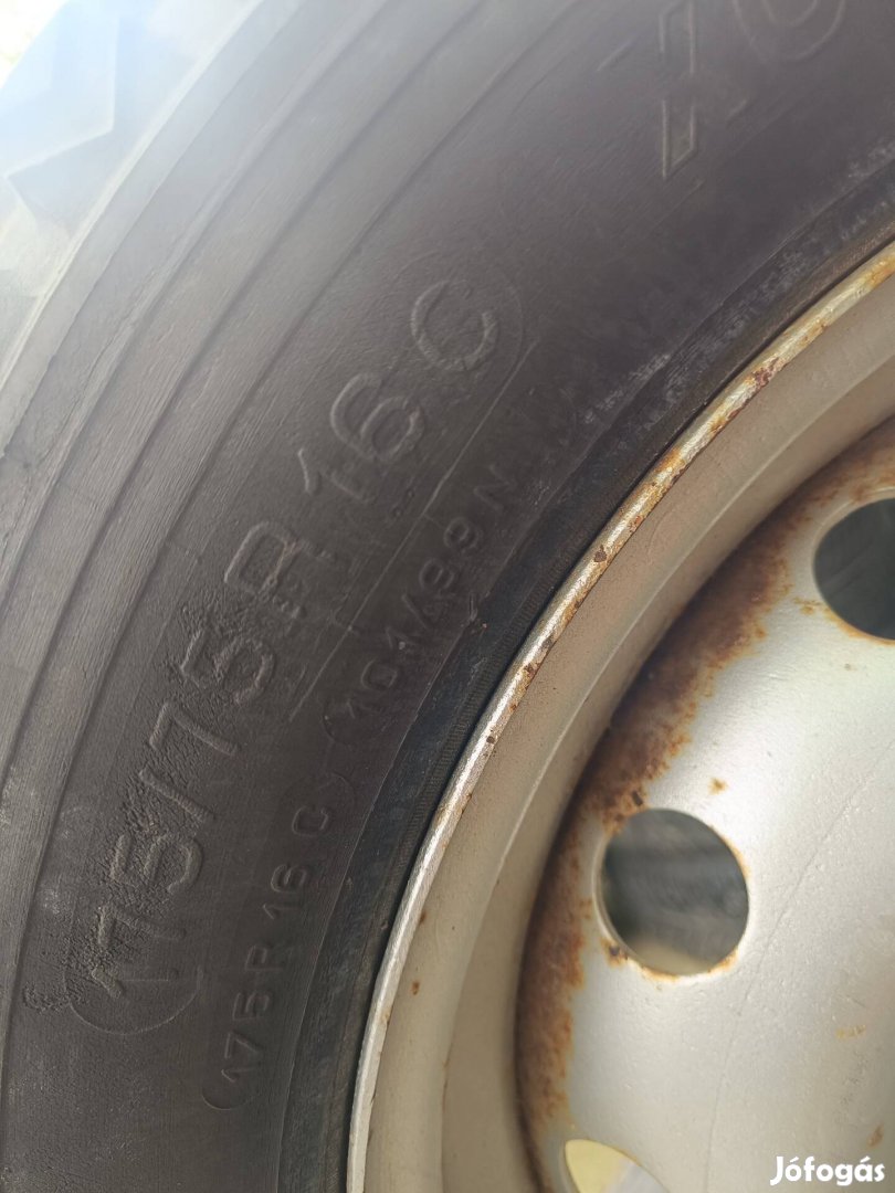 175r16C Michelin Lada Niva garnz