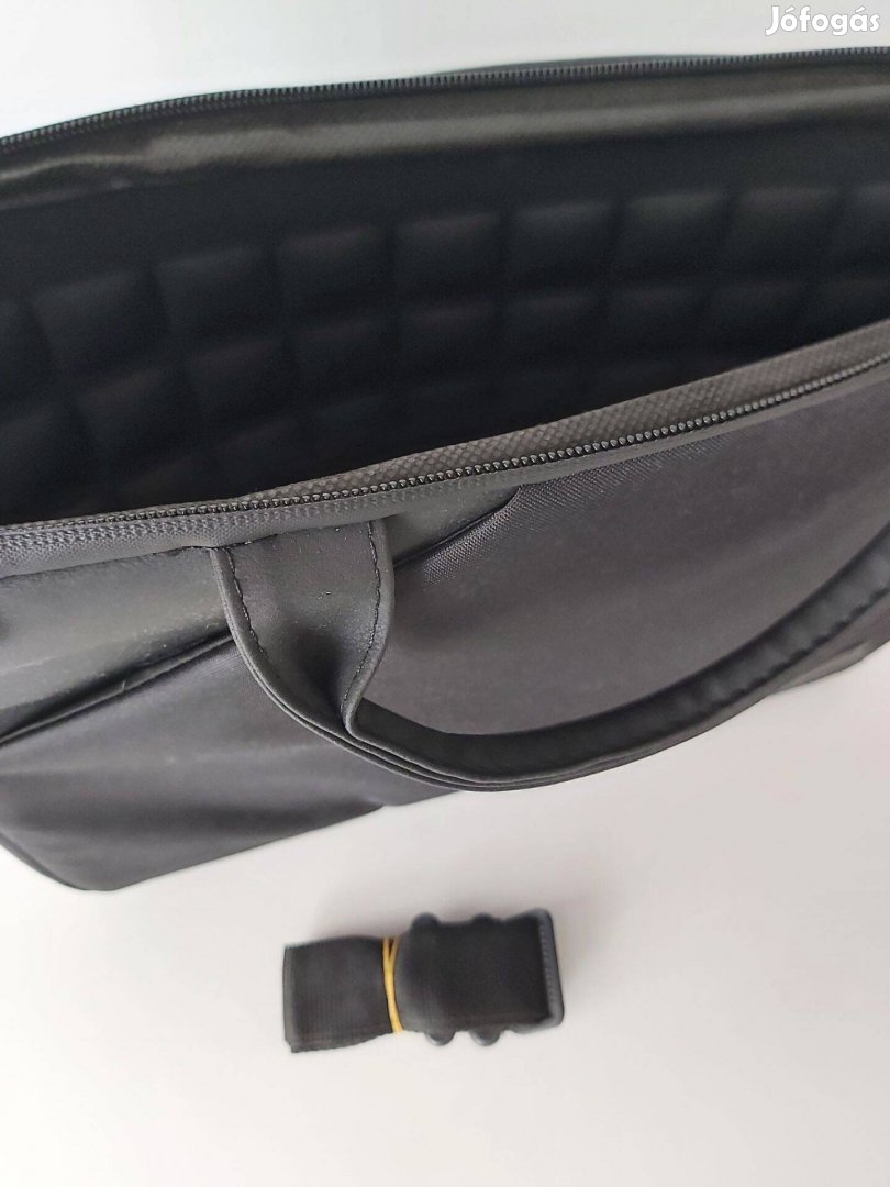 17,3 fekete laptop táska