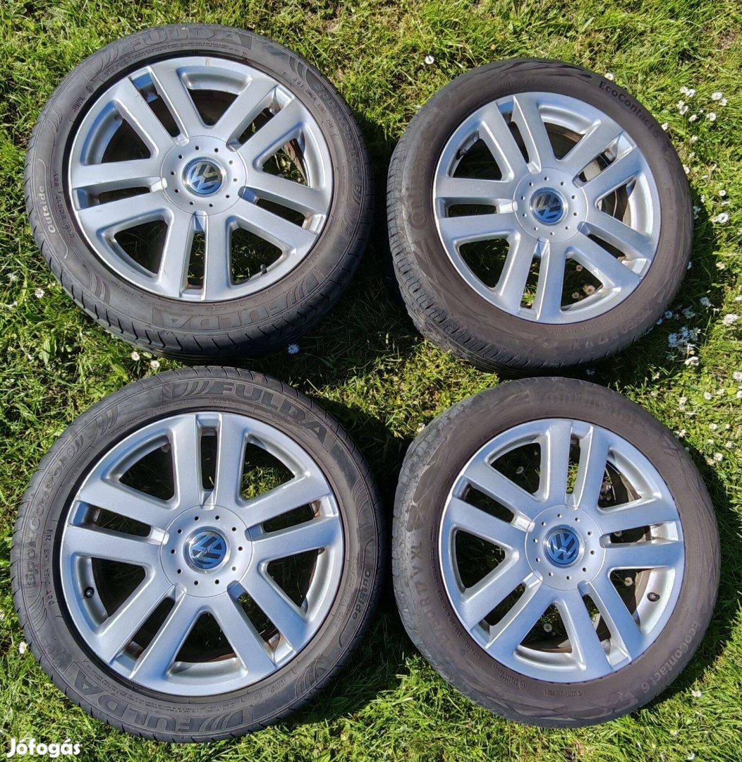 17 VW gyári alufelni szett, 215/50 R17 nyári gumikkal, 5x112 osztókör