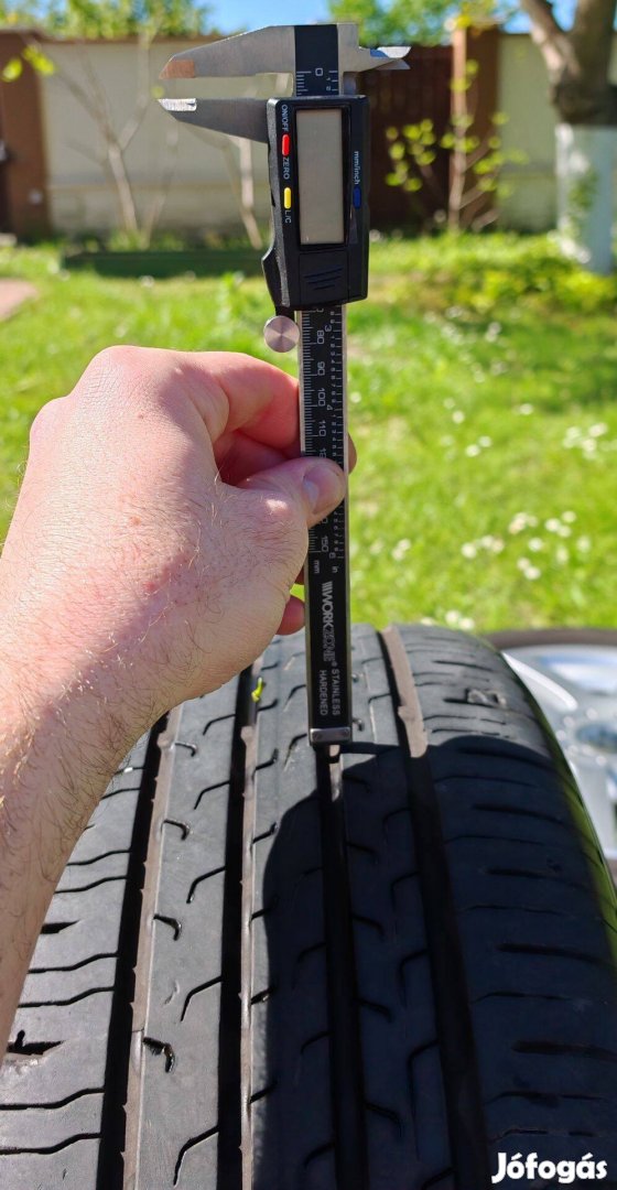 17 VW gyári alufelni szett, 215/50 R17 nyári gumikkal, 5x112 osztókör