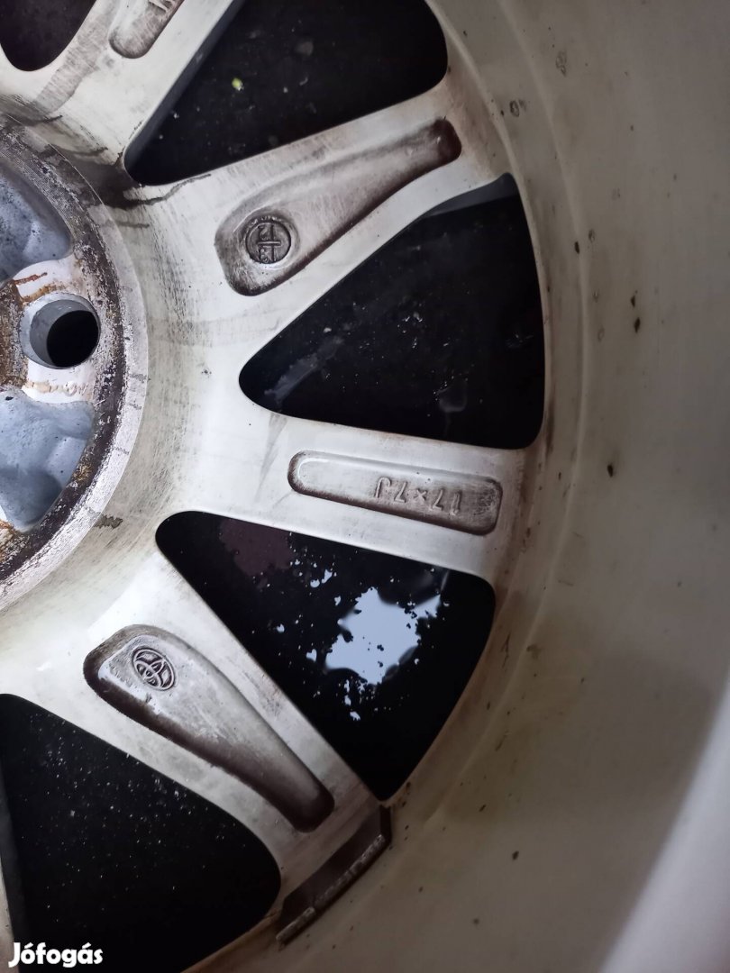 17" 17 gyári Toyota alufelni szenzorokkal nyarigumik Prius plus
