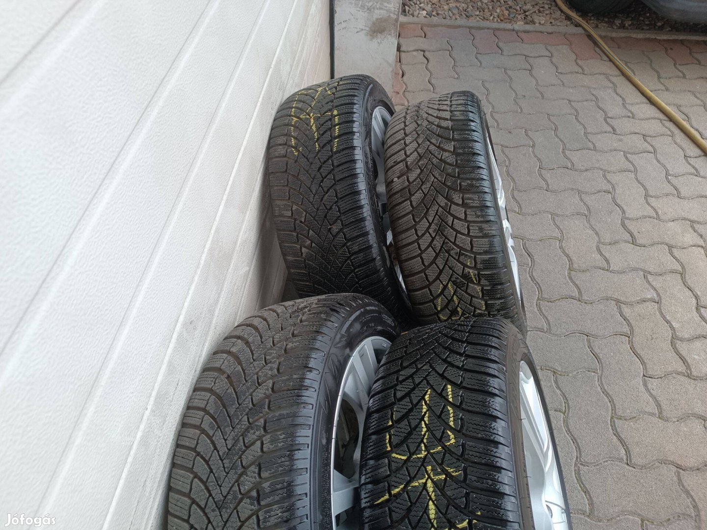 17" 205/50 R17 Bridgestone téli gumi eladó!