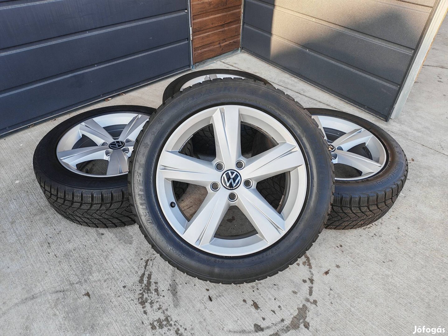17" 5x112 VW gyári alufelni szett téligumikkal!