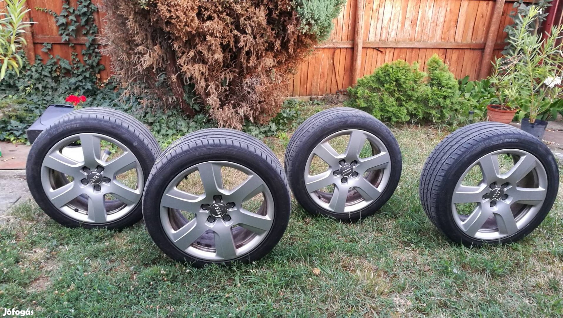 17" Audi gyári alu garnitúra Laufenn nyárigumikkal (57,1 és 66.5)