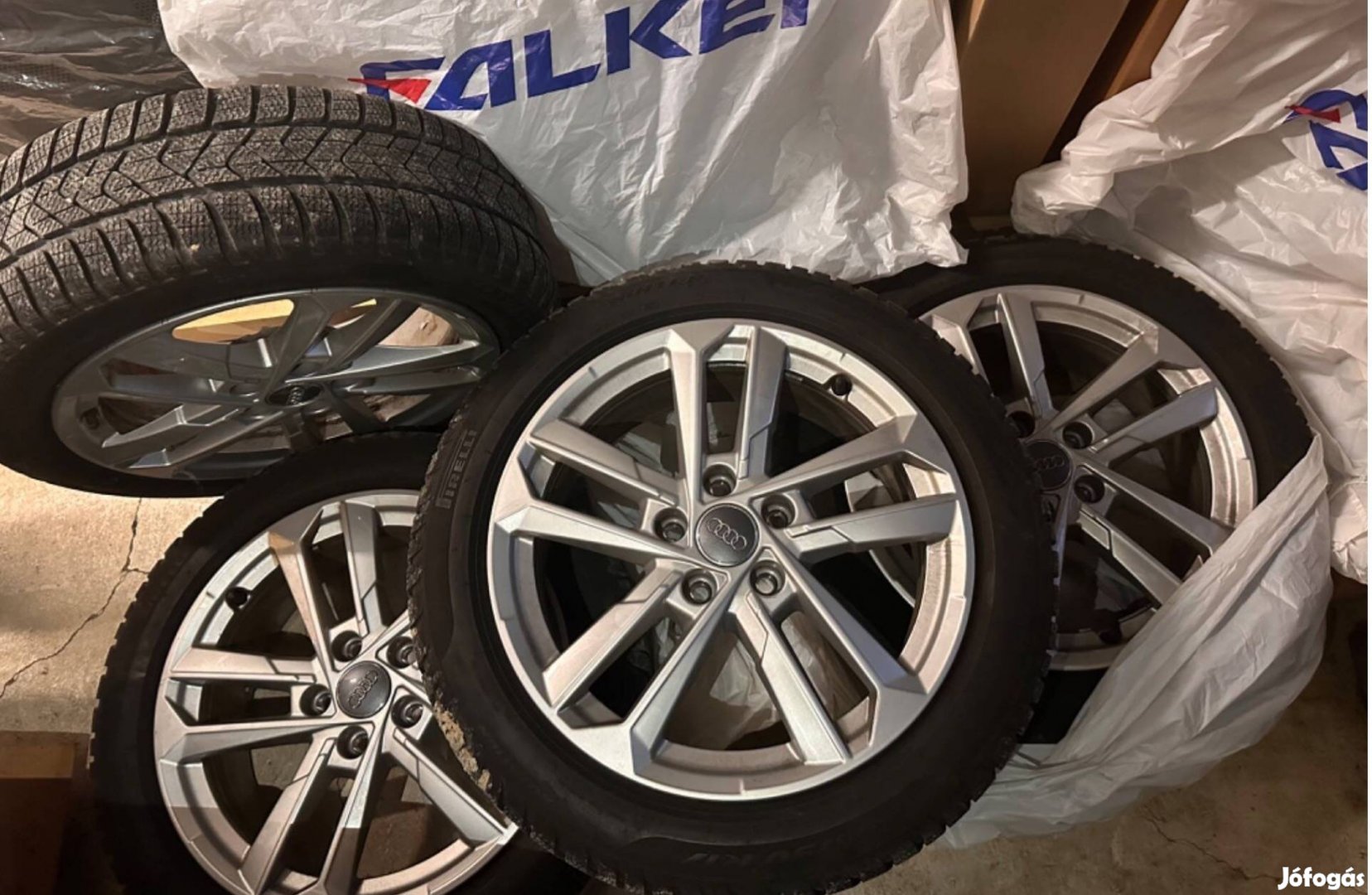 17" Gyári Audi alufelni szett Pirelli téli gumival